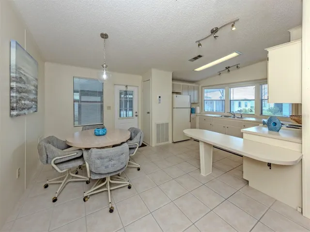 Dining Room/Kitchen