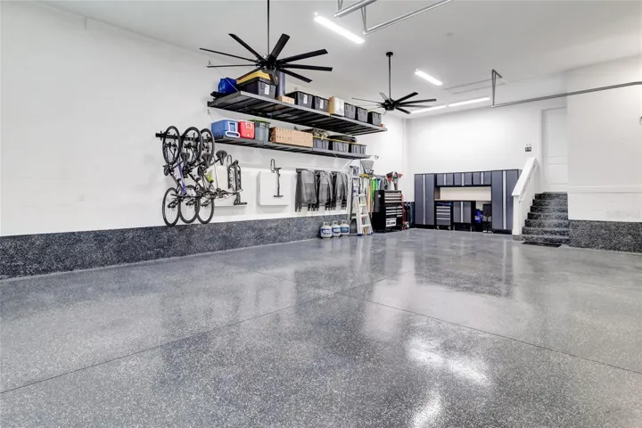 high ceilings to fit multiple lifts for cars
