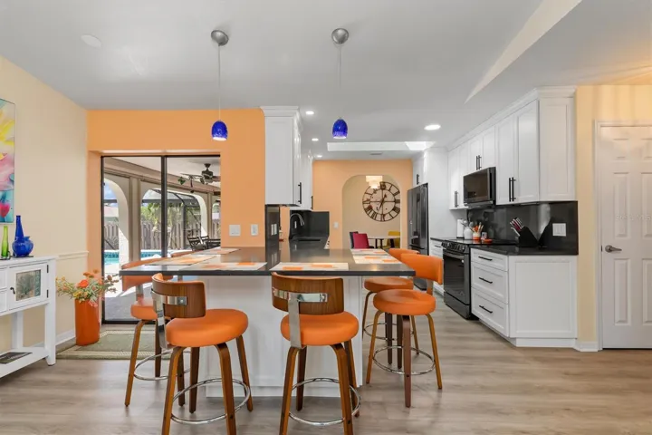 Kitchen dining