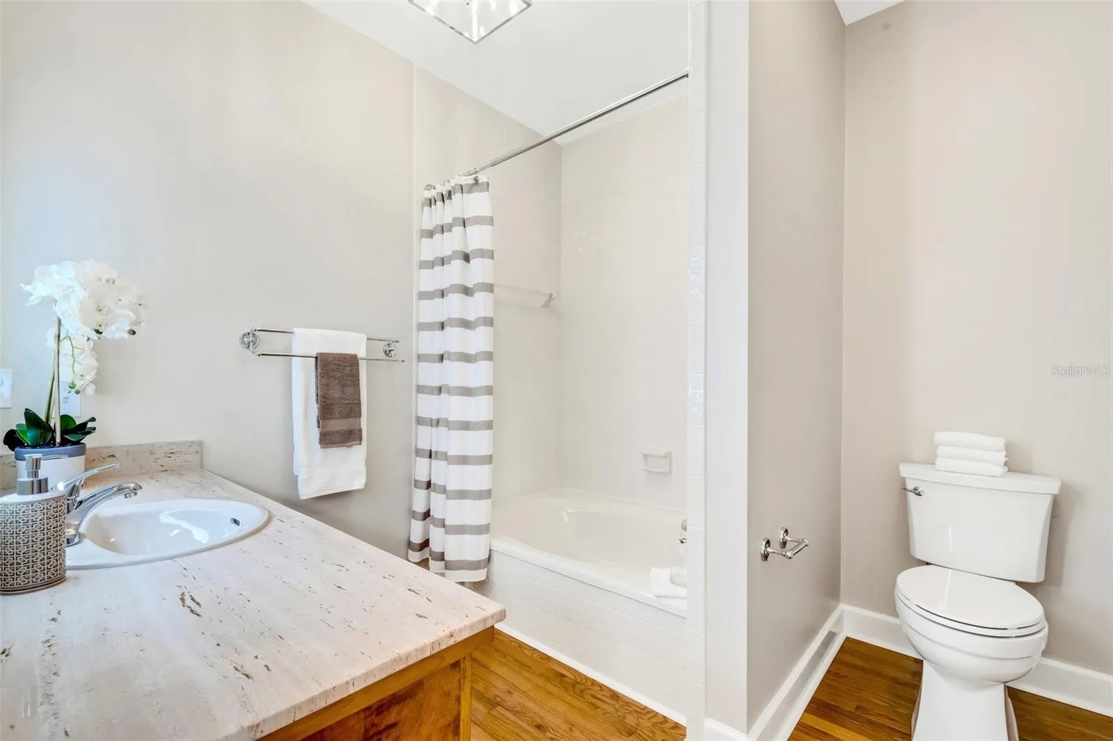 The en-suite bathroom to bedroom #3