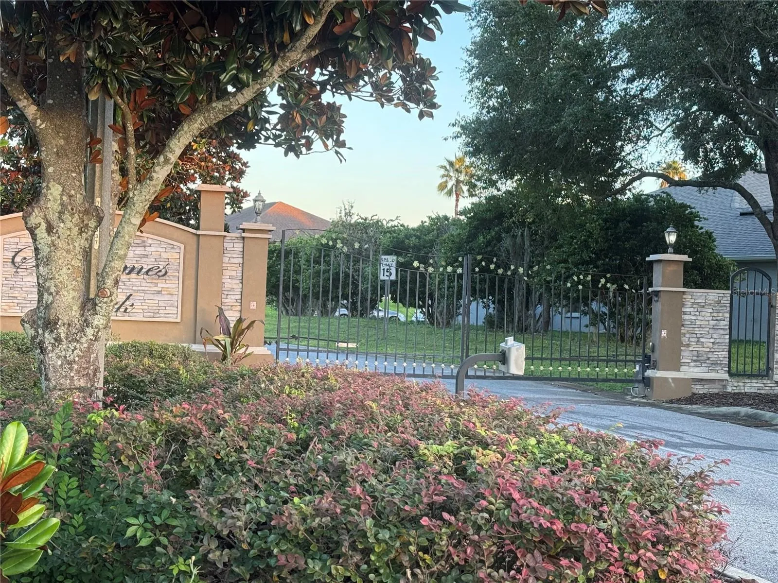 Subdivision gate