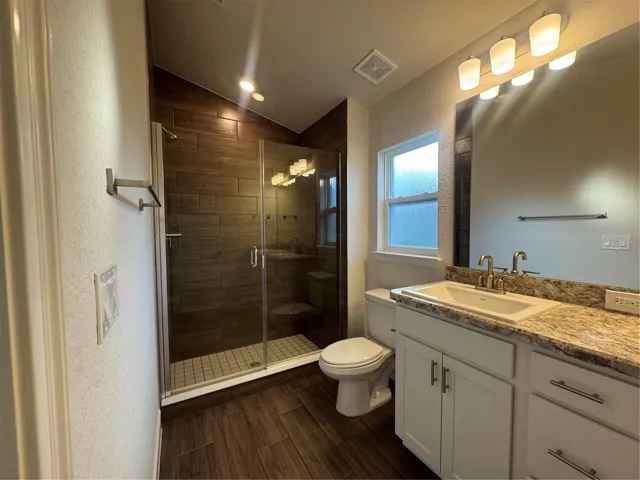 Main bathroom