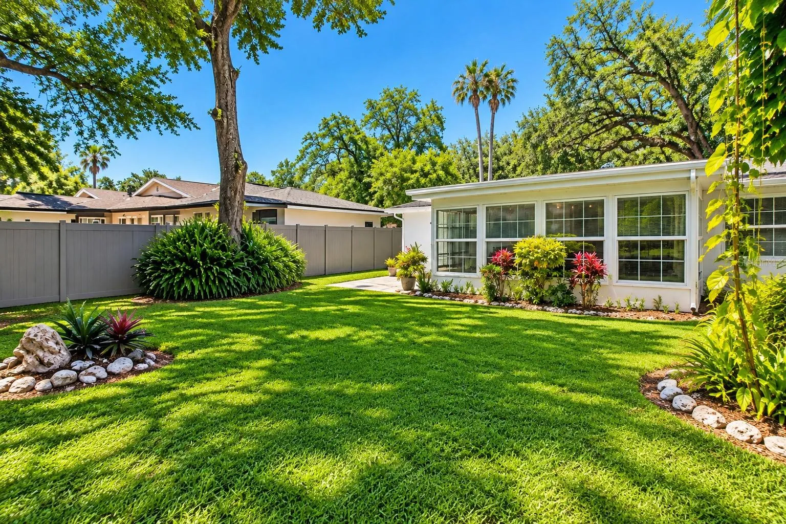 REAR EXT/YARD