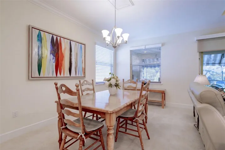10' x 18' Dining Room