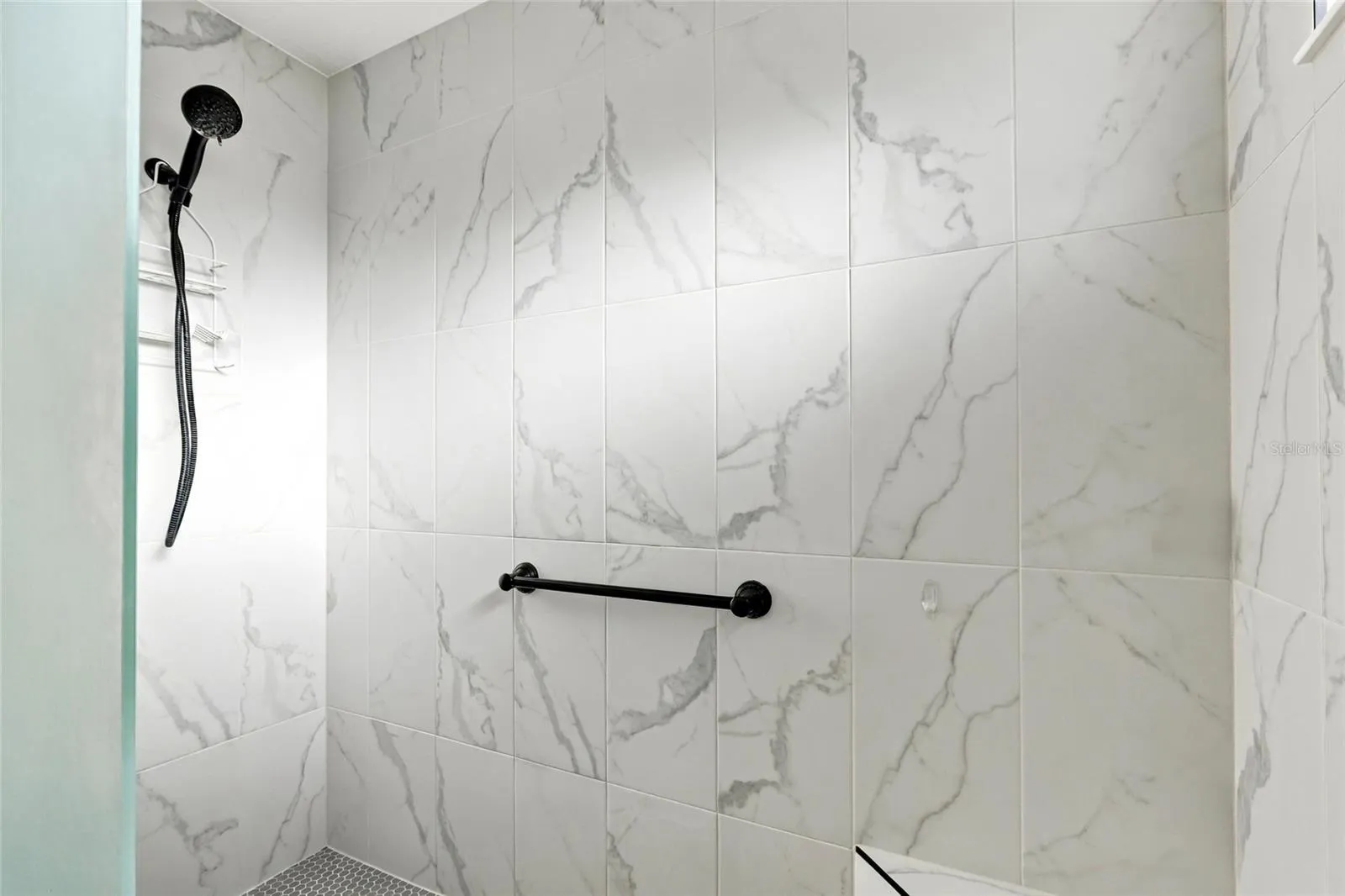 Primary Bedroom En-Suite Shower