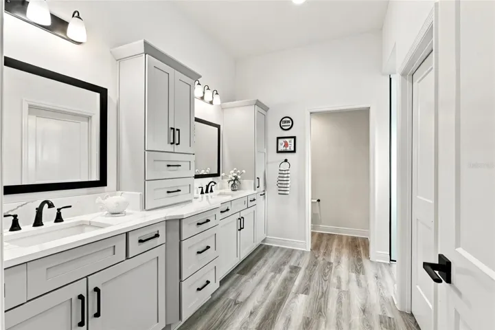 Primary Bedroom En-Suite