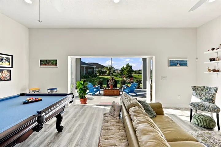 Living room toward Lanai