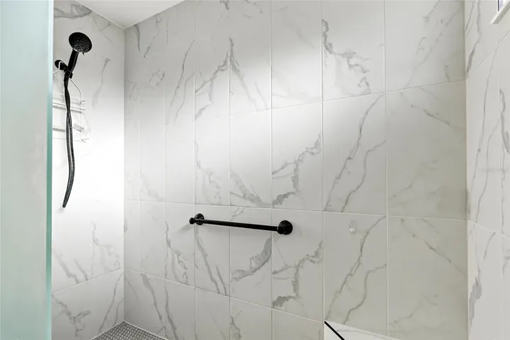Primary Bedroom En-Suite Shower