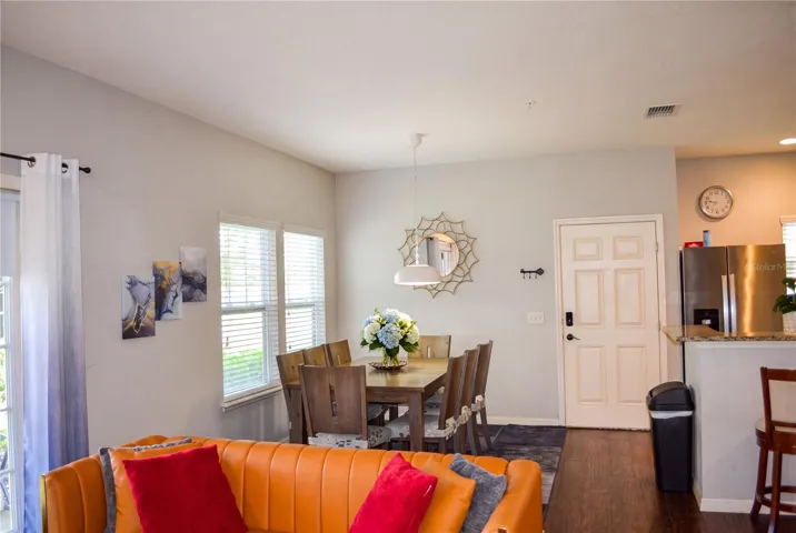 Living Dining Combo