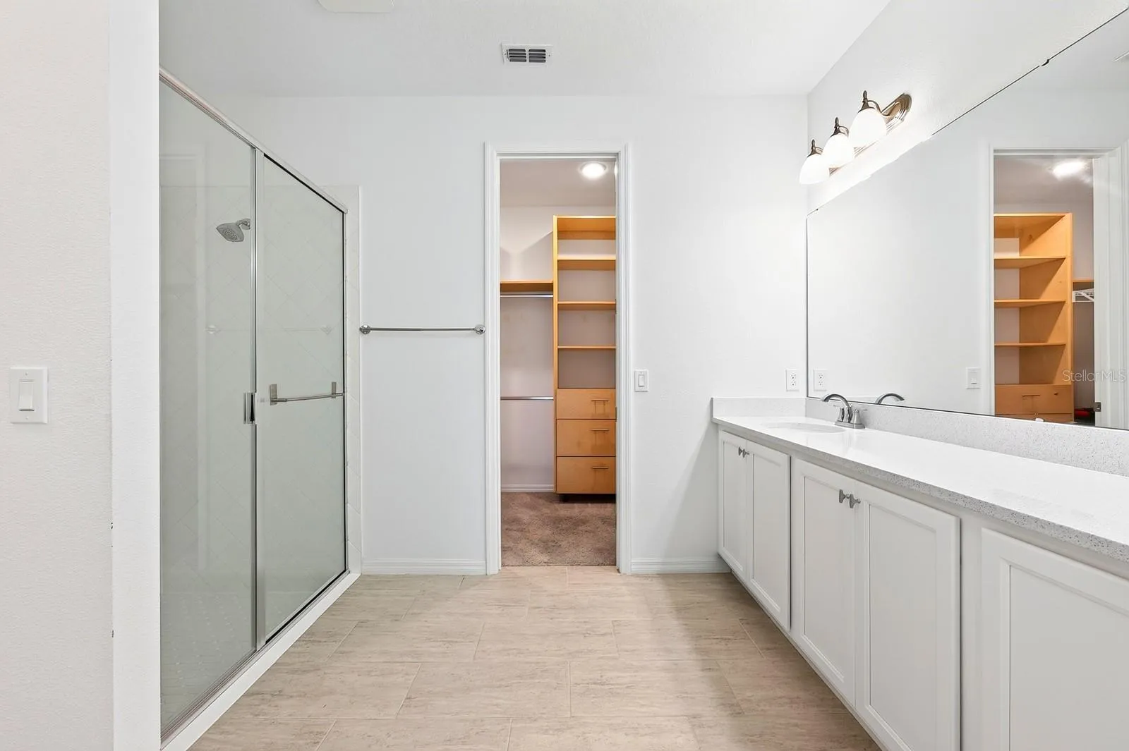 Lengthy, spacious primary en suite bath