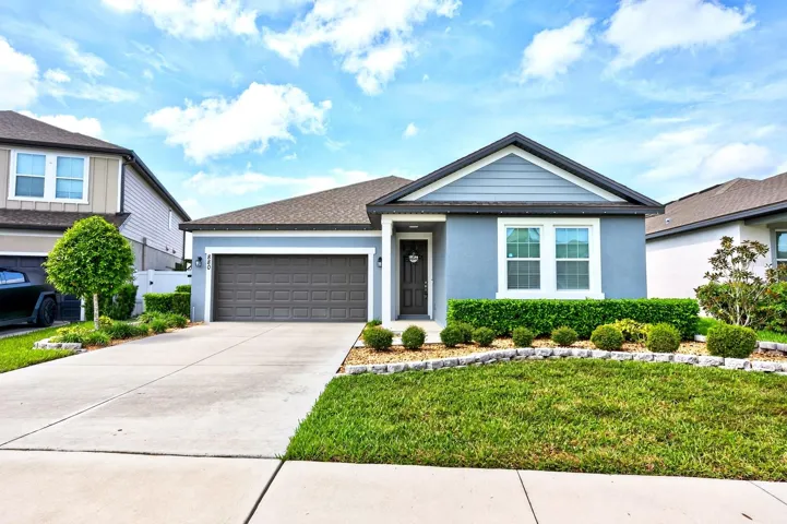 Welcome to 880 Livestock Loop in the Sunbrooke community of St. Cloud! Built in 2021, this SINGLE-STORY home offers 3 bedrooms, 2 full bathrooms, a half bath, and plenty of living space, plus an attached 2-car garage.