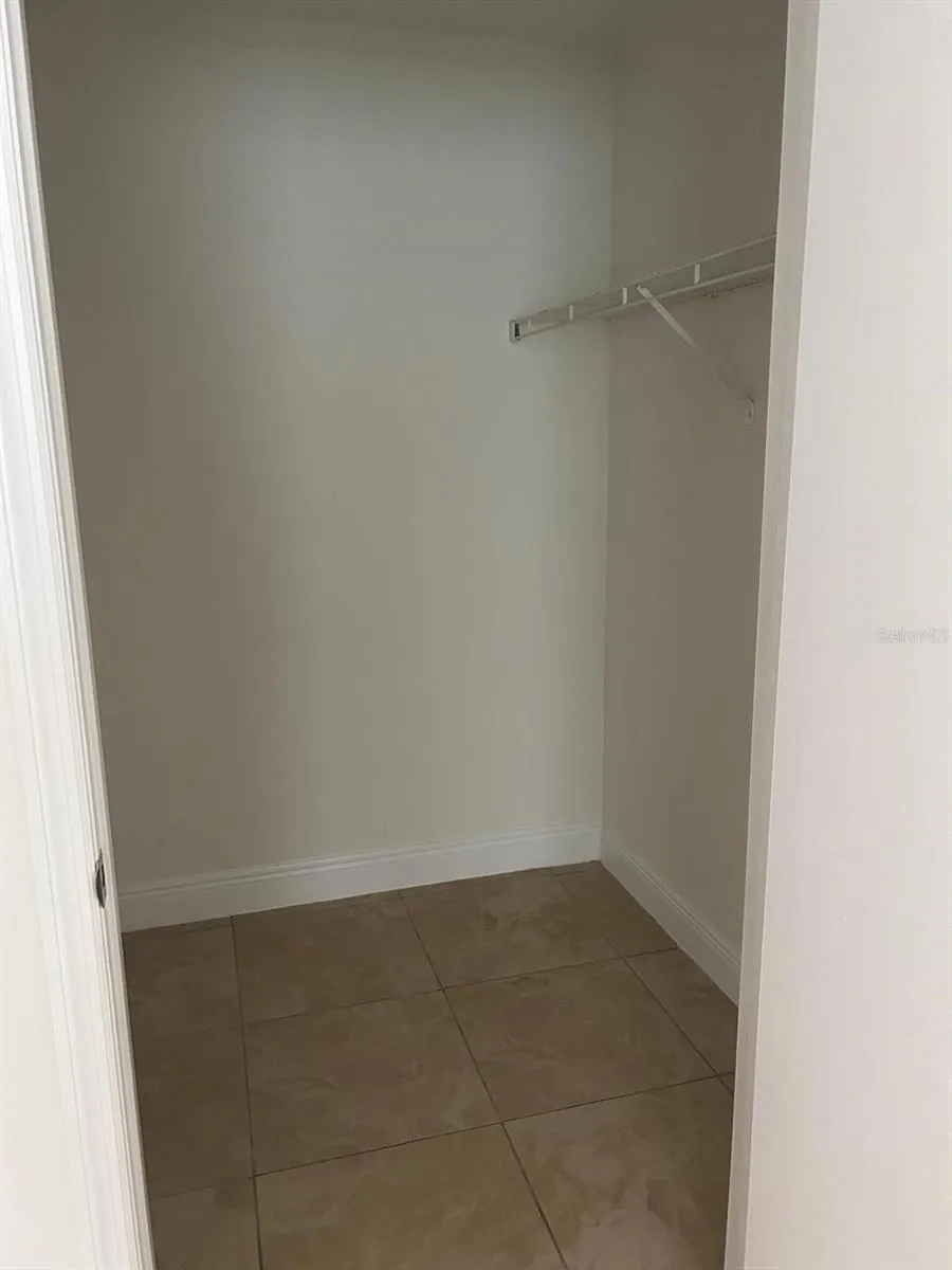 walking closet