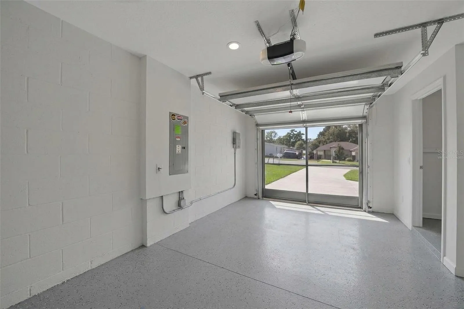 Screened garage - Virtually staged