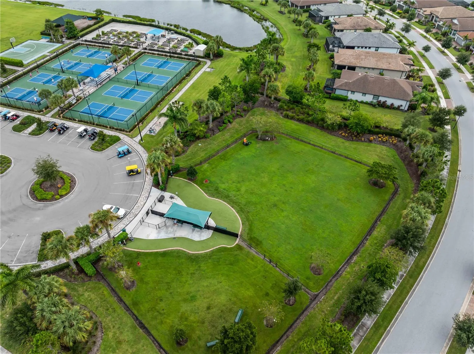 2 club house