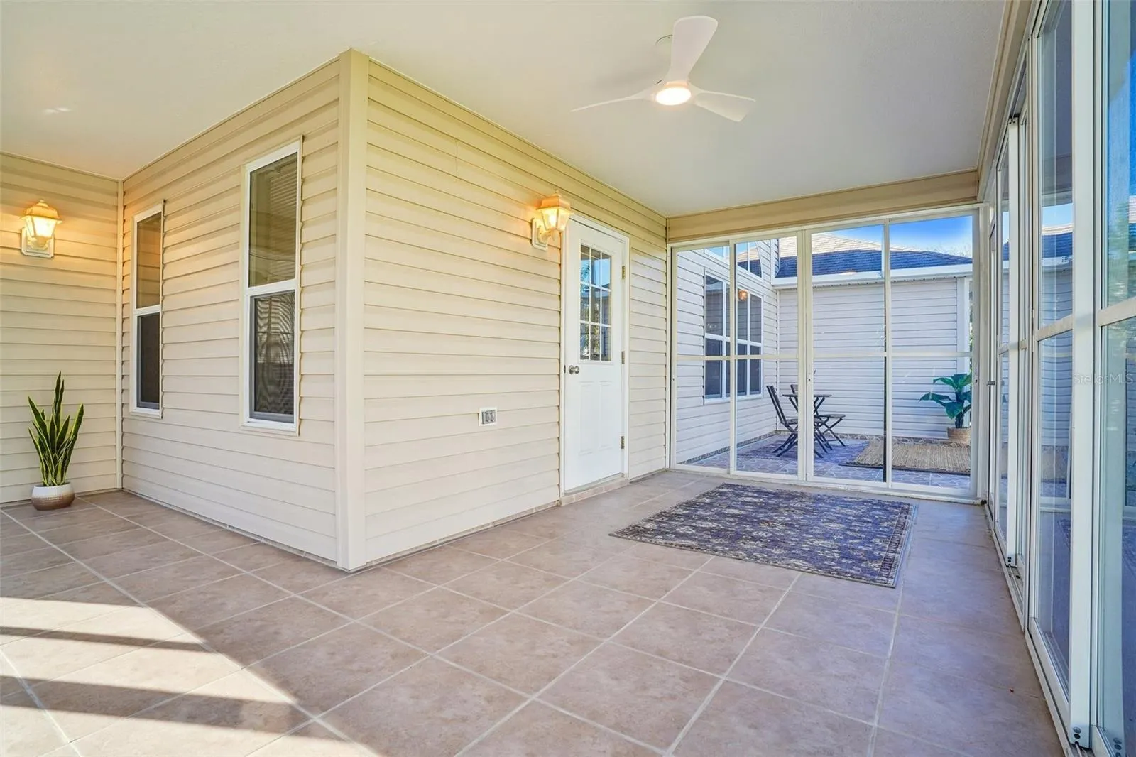 L-Shaped Lanai