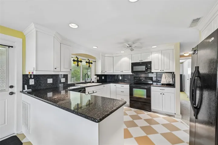 Plenty of room and storage in the kitchen