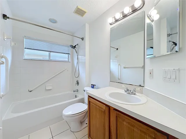 Second bathroom.