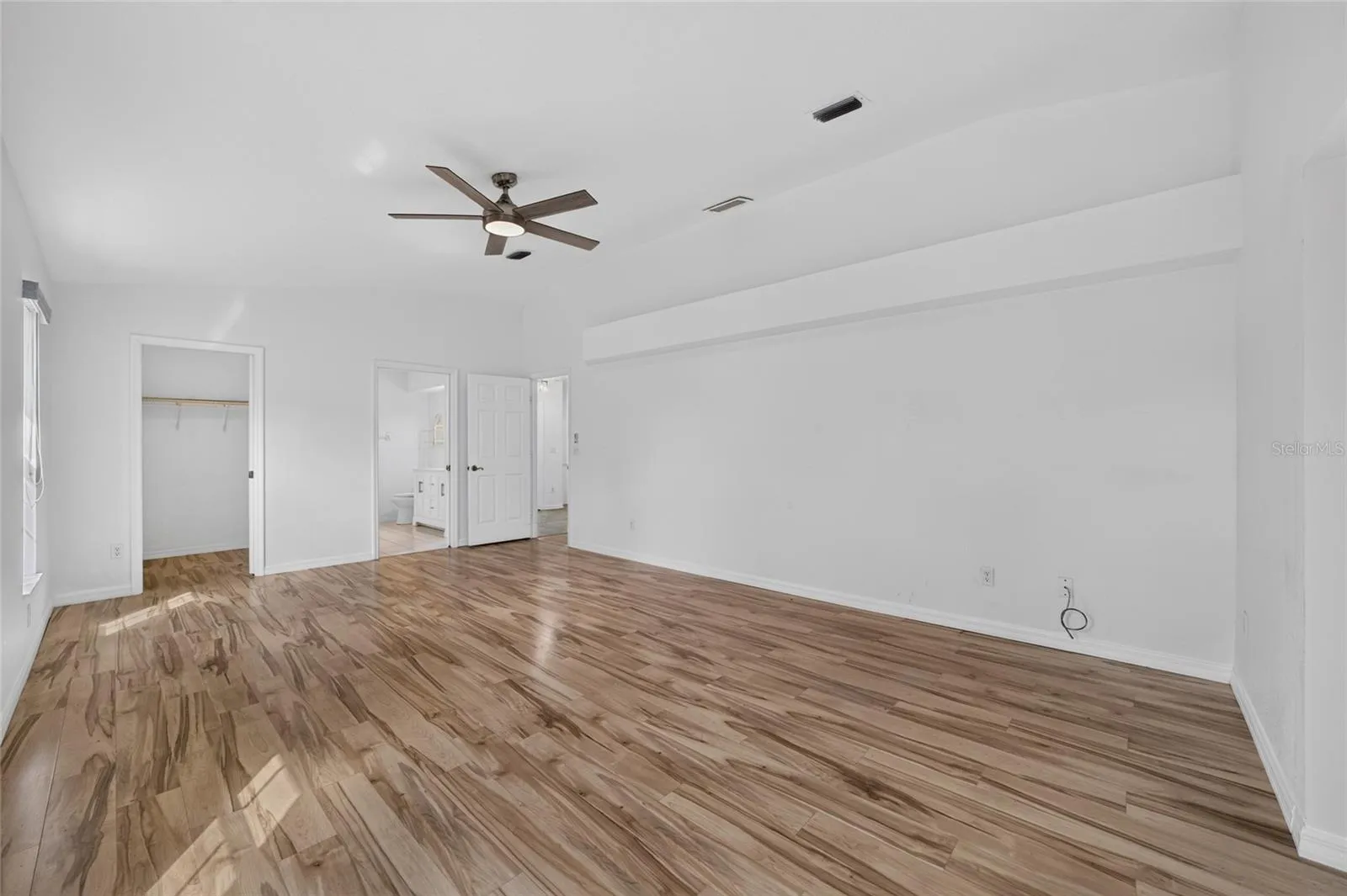 Cheerful and clean welcoming natural light