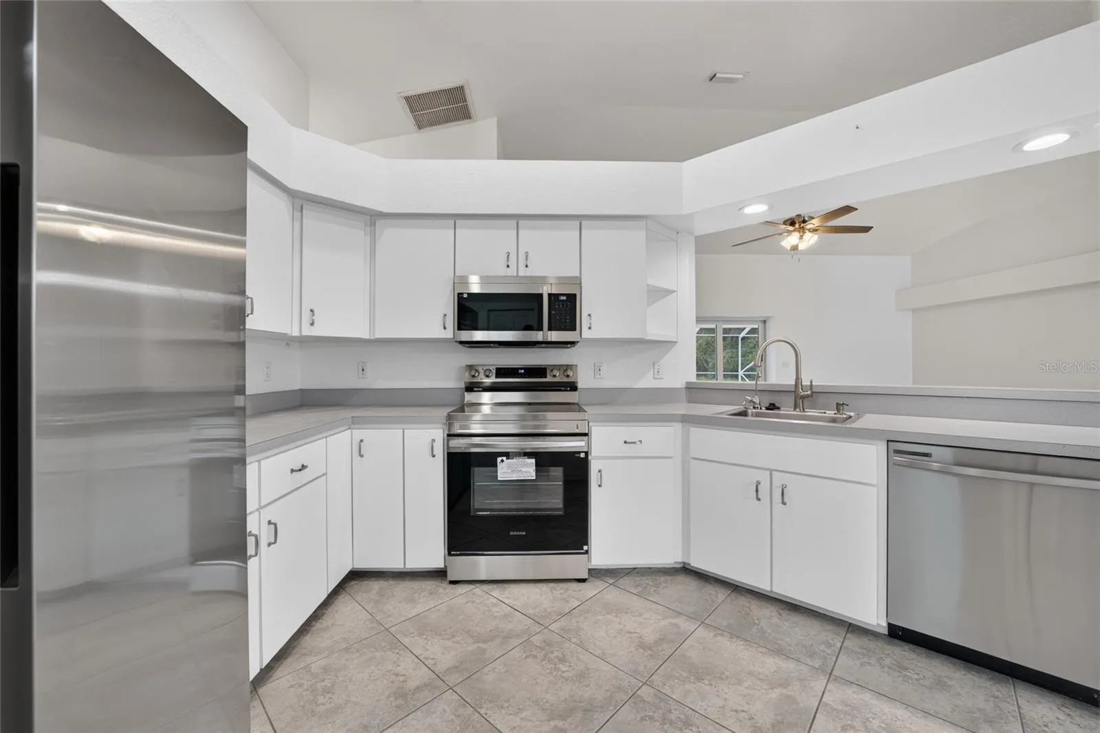 Brand New Stainless steel appliances in the entire kitchen