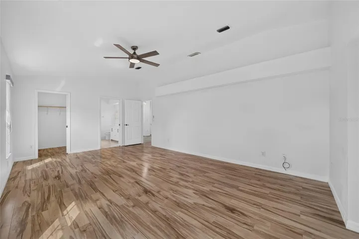 Cheerful and clean welcoming natural light