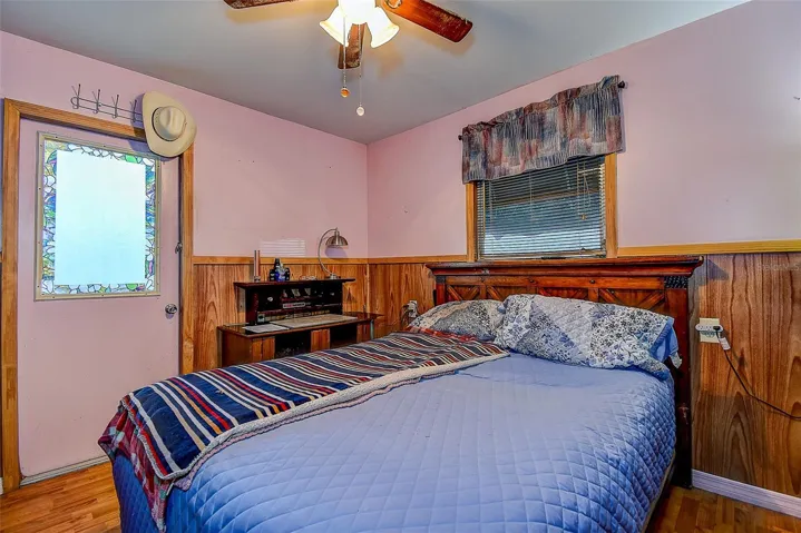 Cottage bedroom (4th bedroom total)