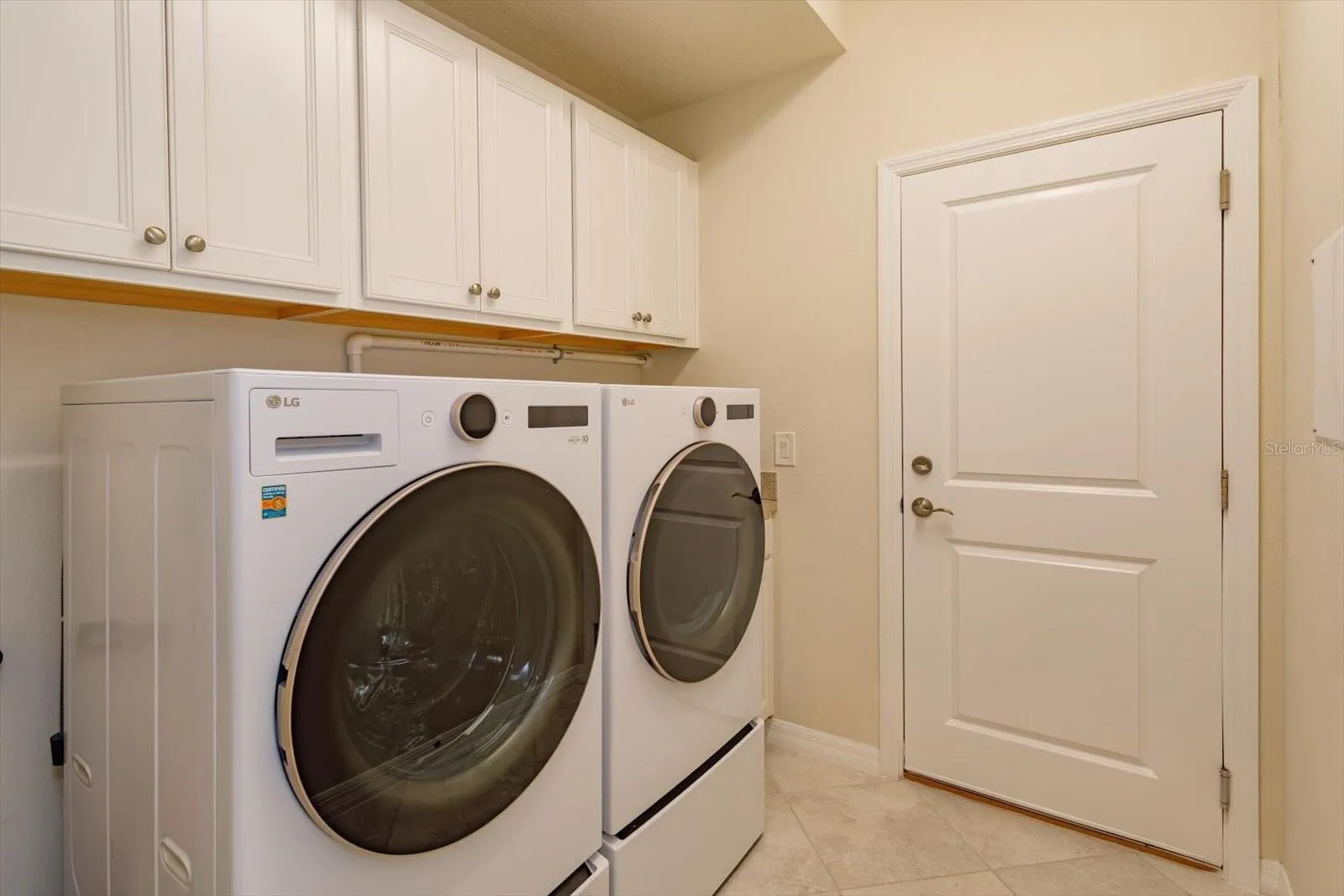 Washer/Dryer/Utility Room
