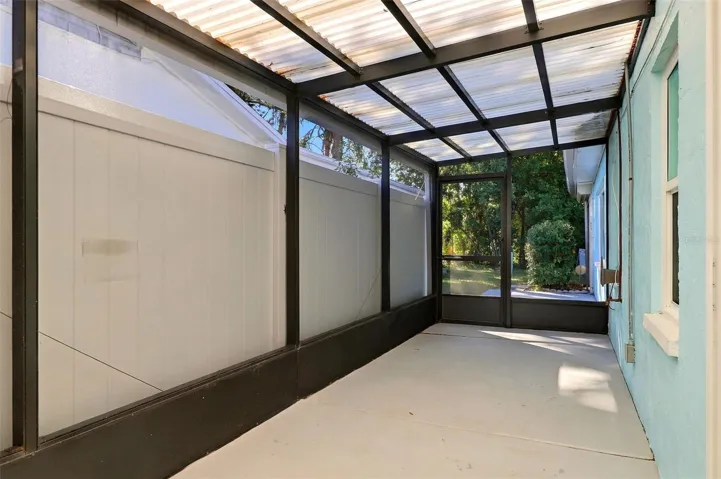Lanai - next to kitchen