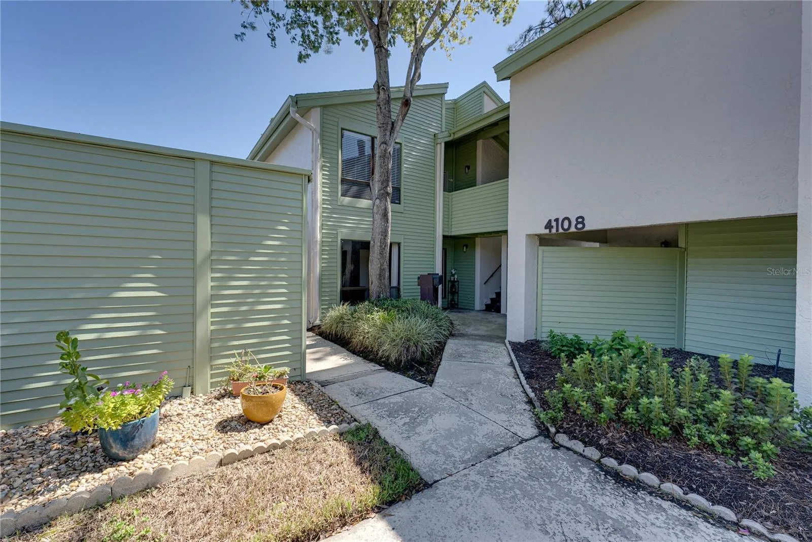 Front Walk to Unit