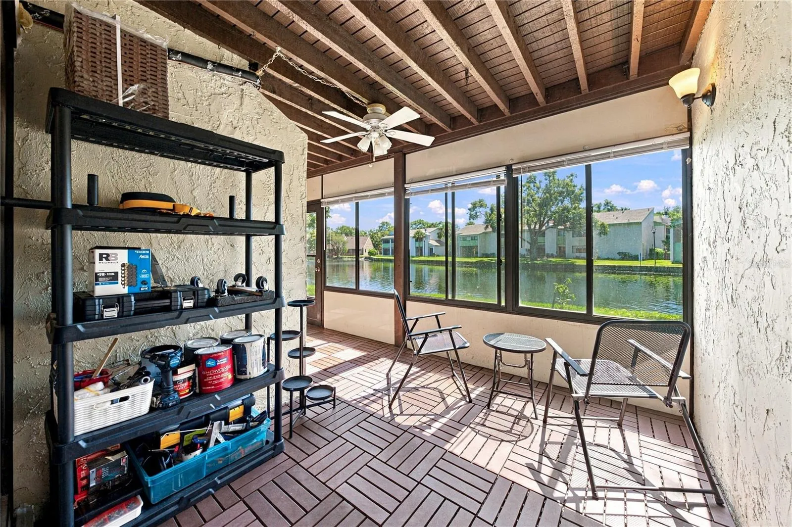 Wonderful Large All Season Room &amp; Patio with Amazing Views to Pond
