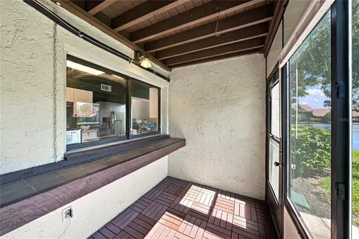 Wonderful Large All Season Room &amp; Patio with Amazing Views to Pond