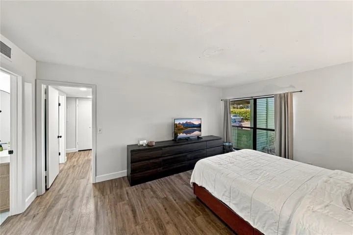 Massive Primary Suite Fresh and Clean with On Suite Bath and Walk In Closet