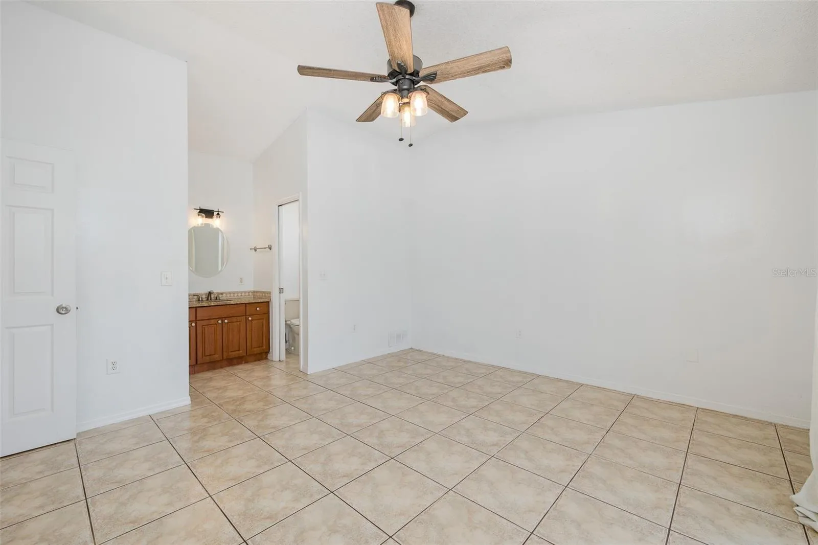 Primary suite
