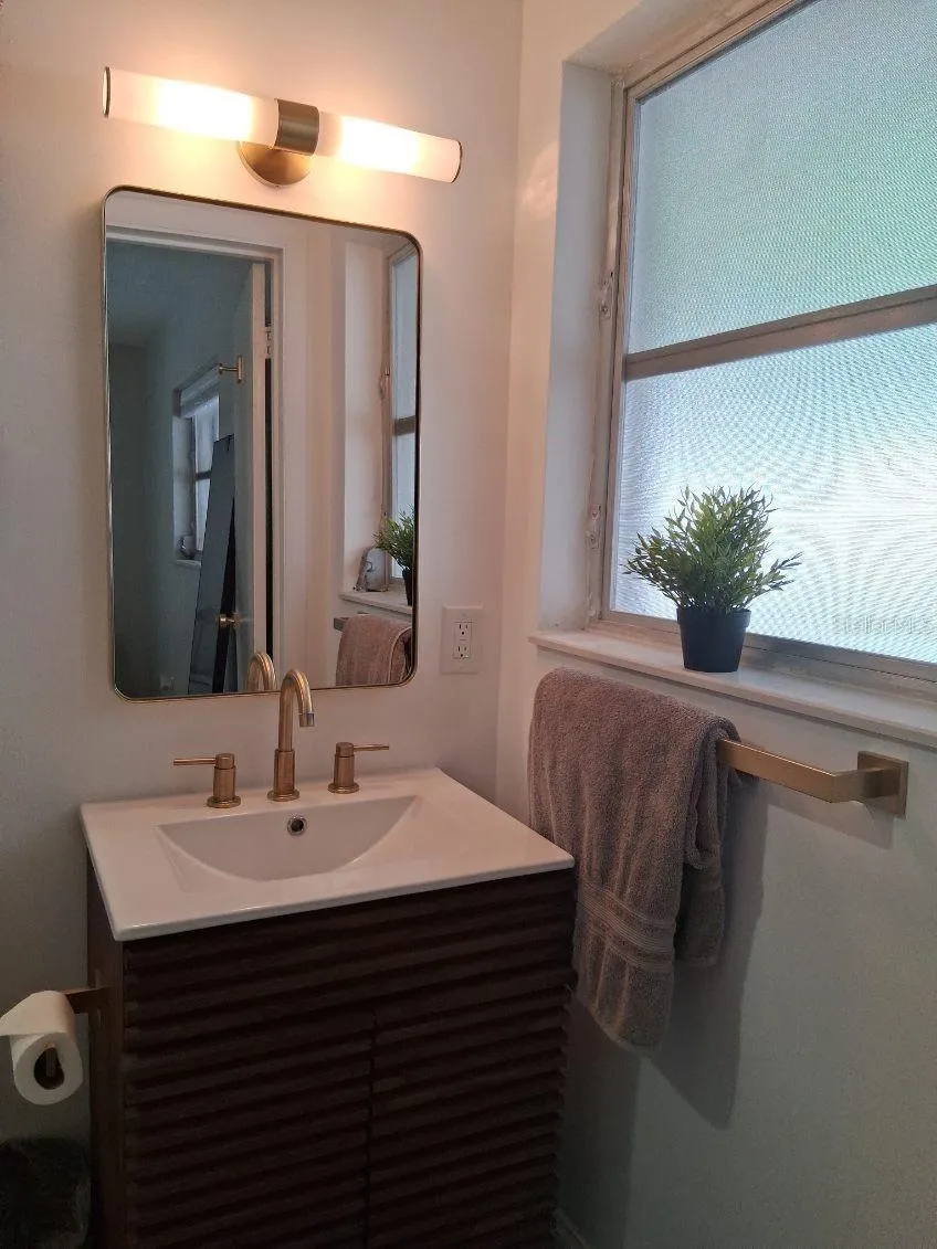 Primary Bathroom (en-suite)