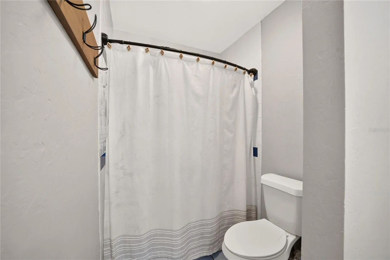Guest Bathroom 2