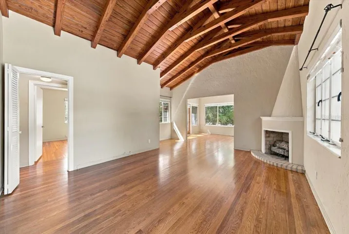 Stunning Vaulted Ceiling