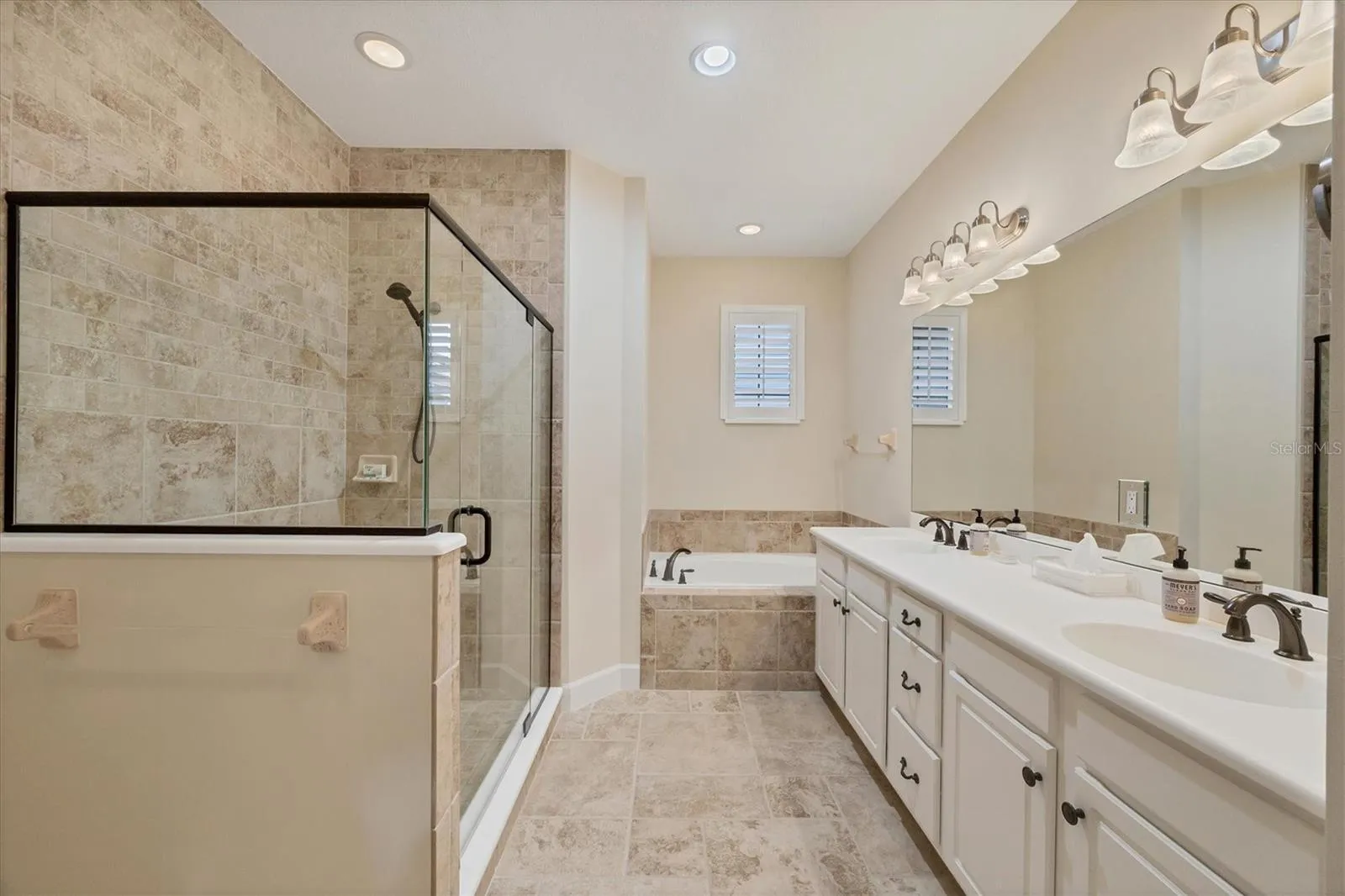 Primary Bathroom Tub/Dual Sinks