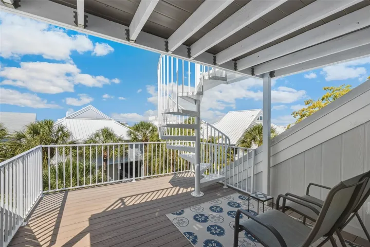 Patio to Crows Nest