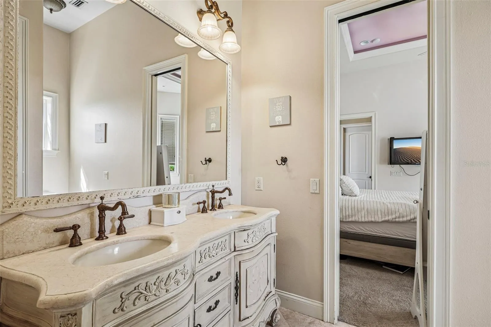 En Suite Bath 2