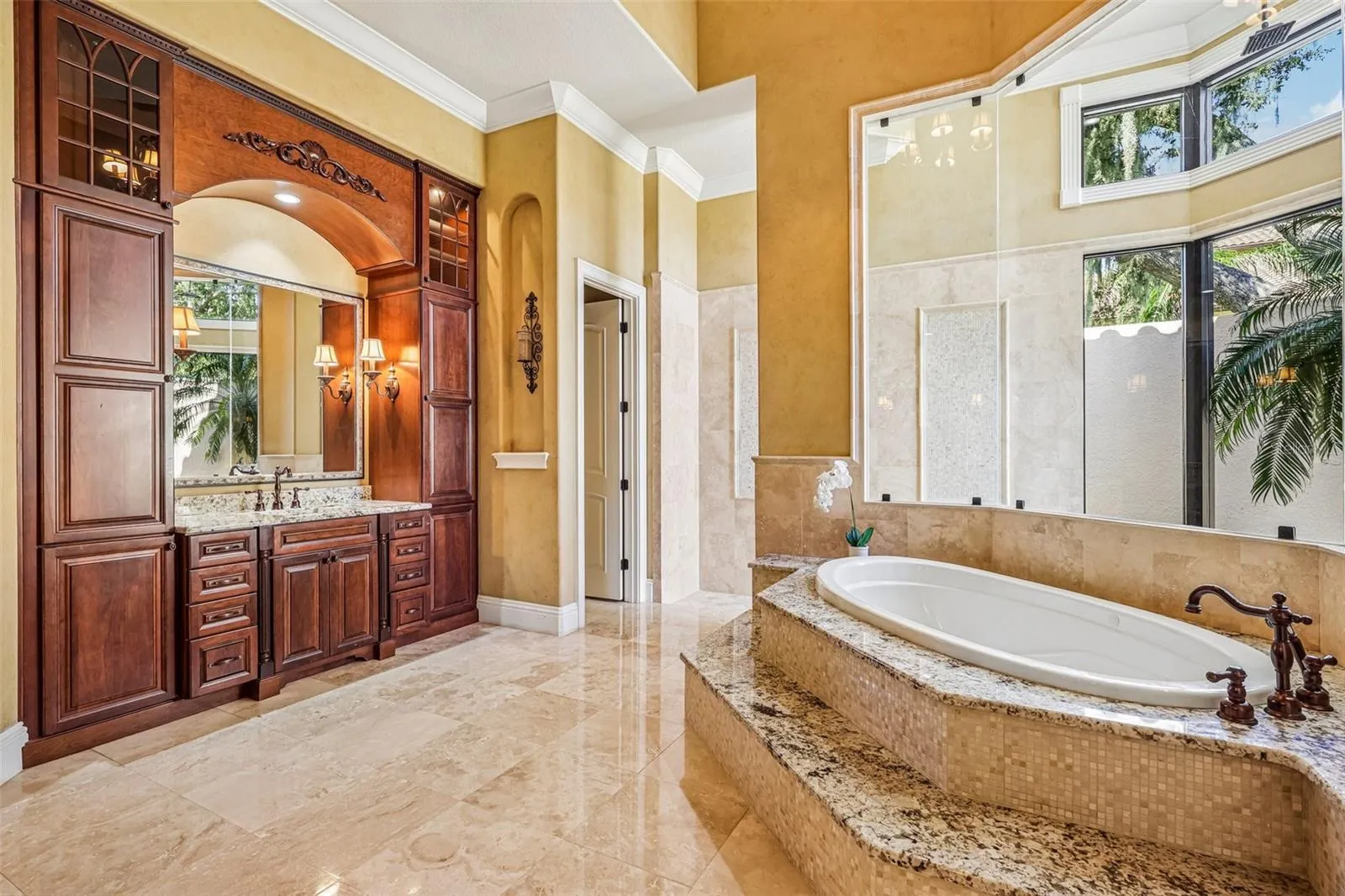 En Suite Primary Bath