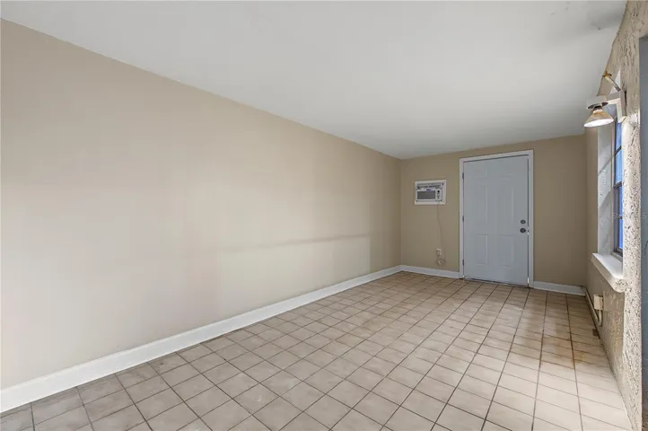Side patio off of the kitchen