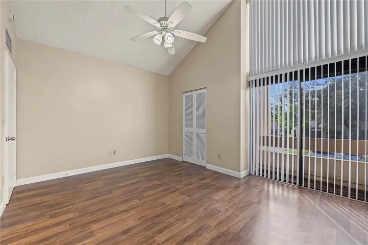Guest bedroom upstairs, vaulted ceilings