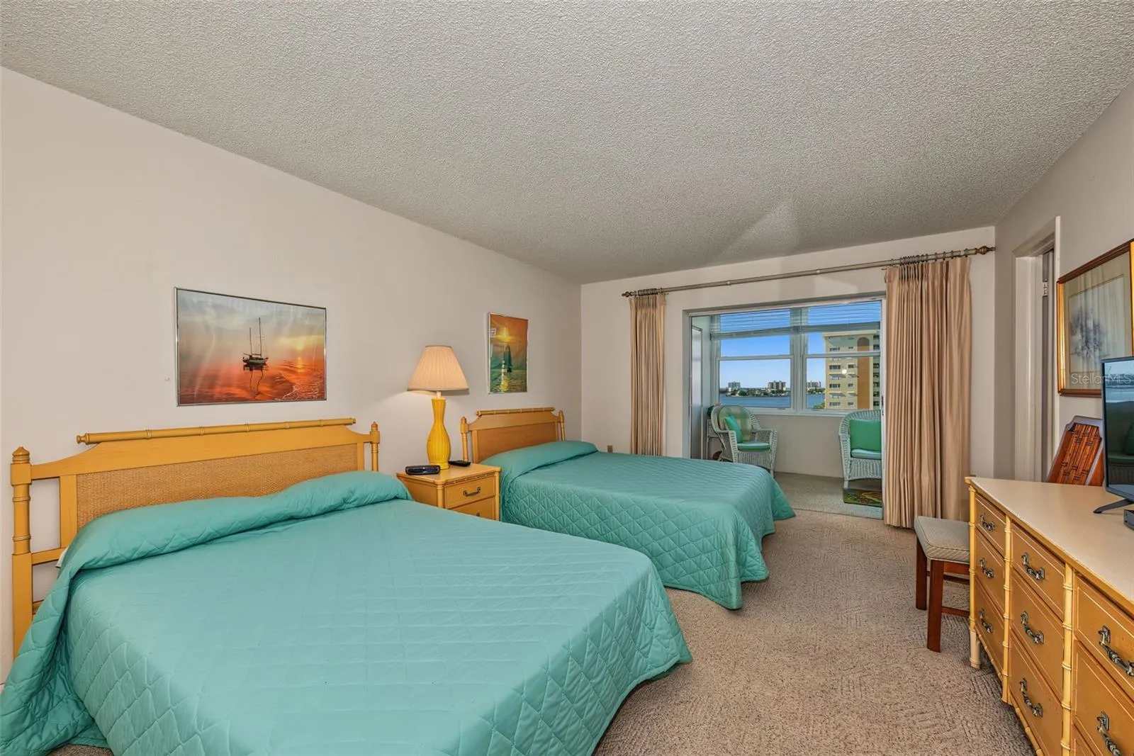 Primary bedroom with access to Lanai