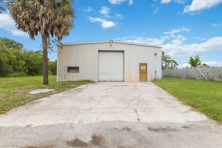 2,080 SF Back Building