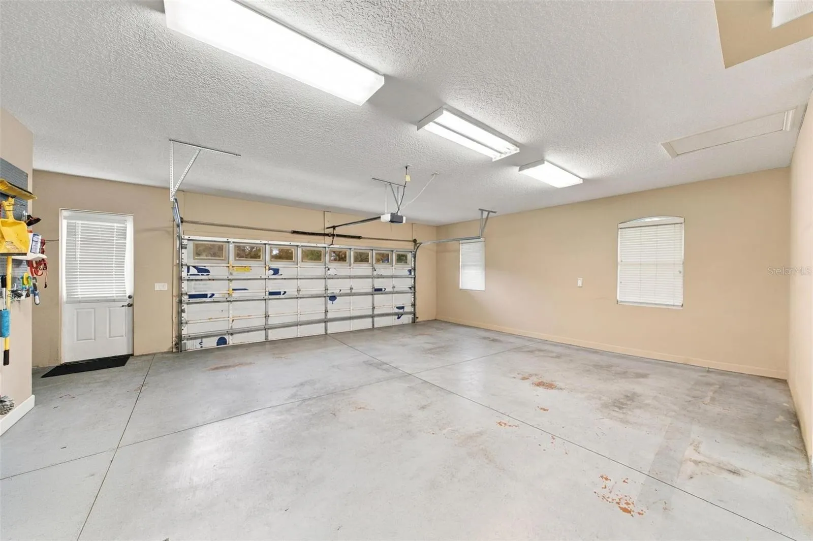 DOUBLE CAR GARAGE