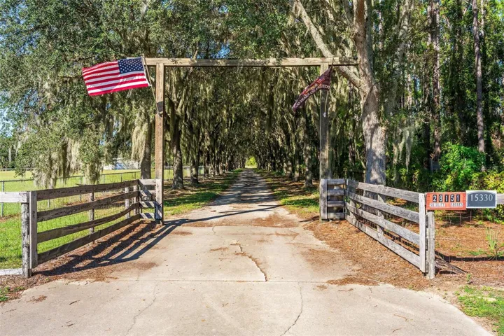 ENTRANCE OFF SHIRLEY SHORES RD