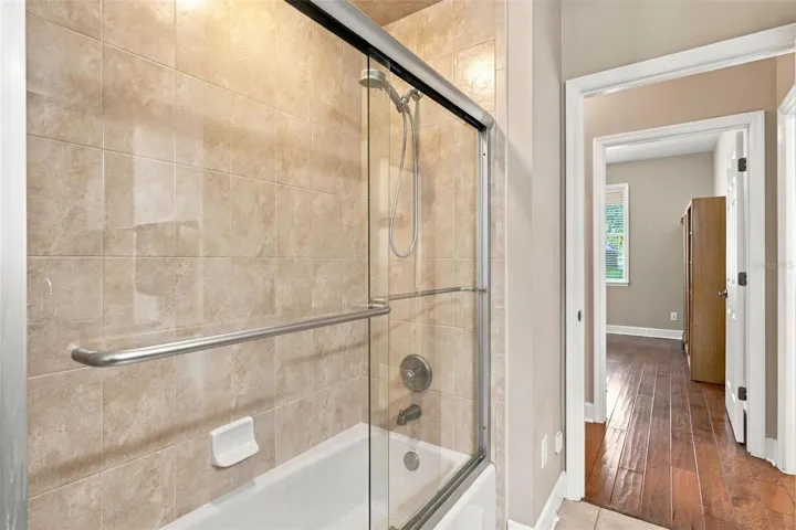 2ND PRIMARY SUITE ENSUITE WITH TUB &amp; SHOWER