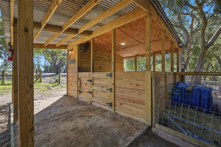 1 horse stall with storage, water & electricity