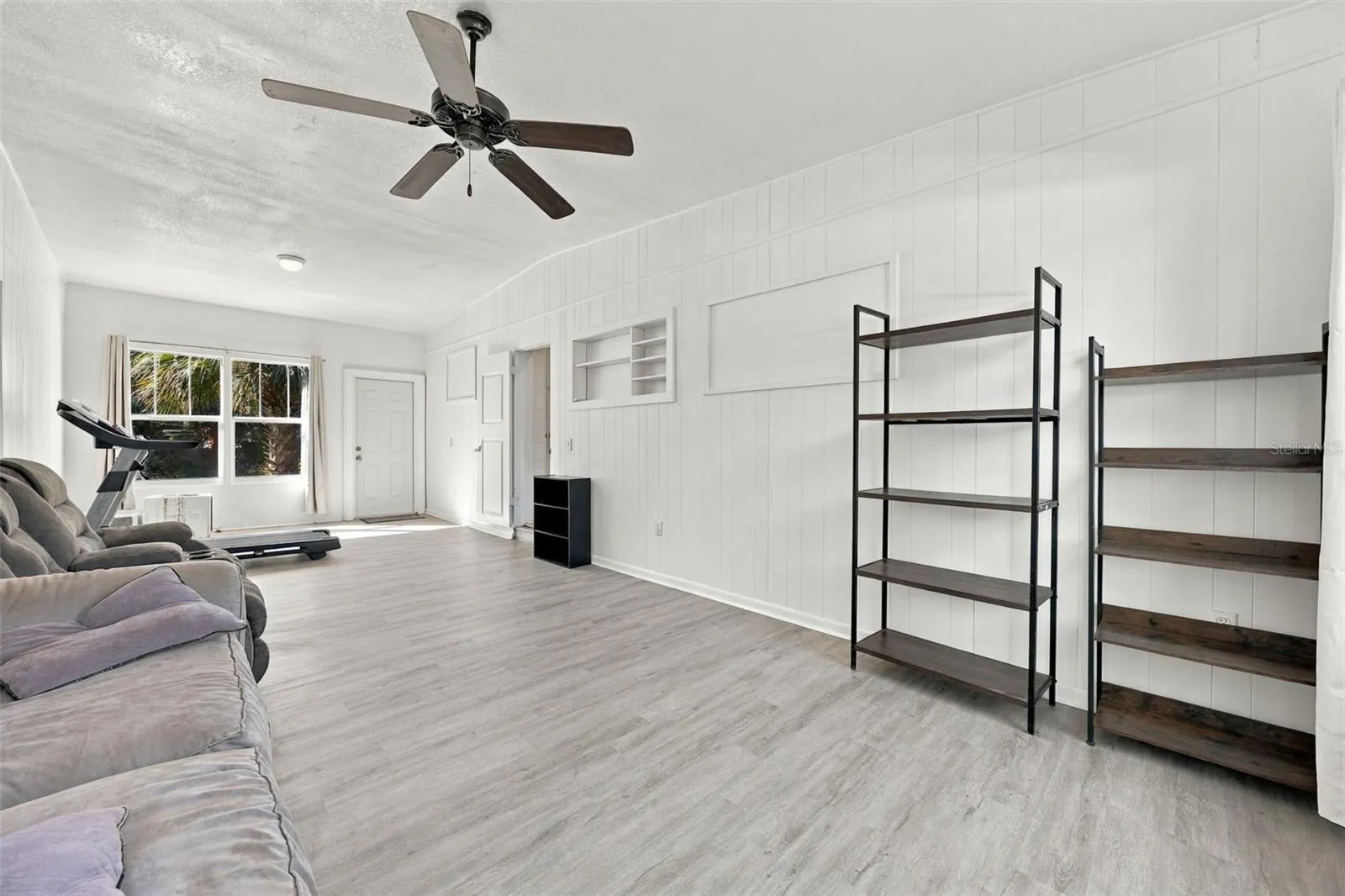 Private front entry way to MIL ensuite