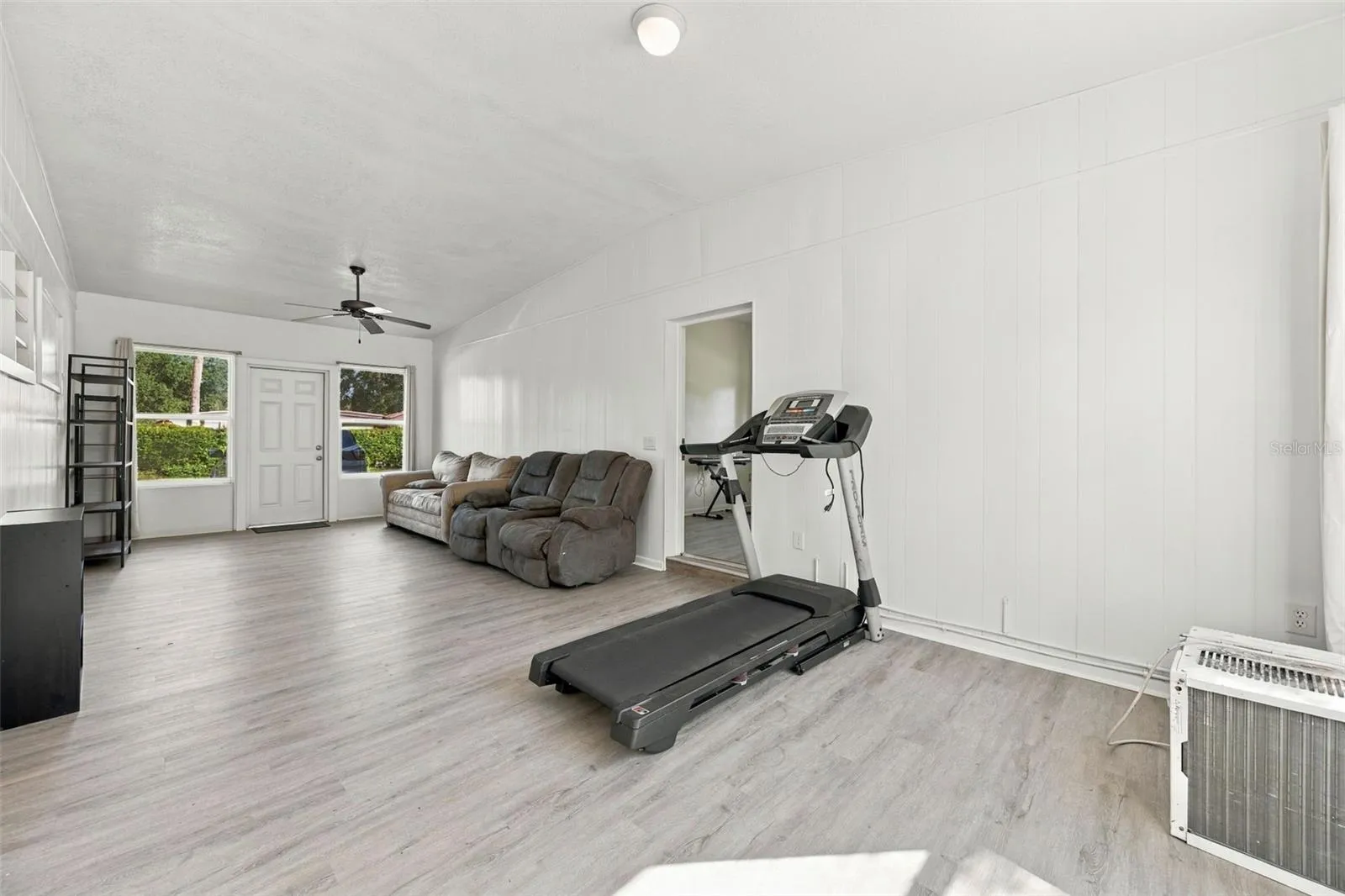 Private back entry way to MIL ensuite