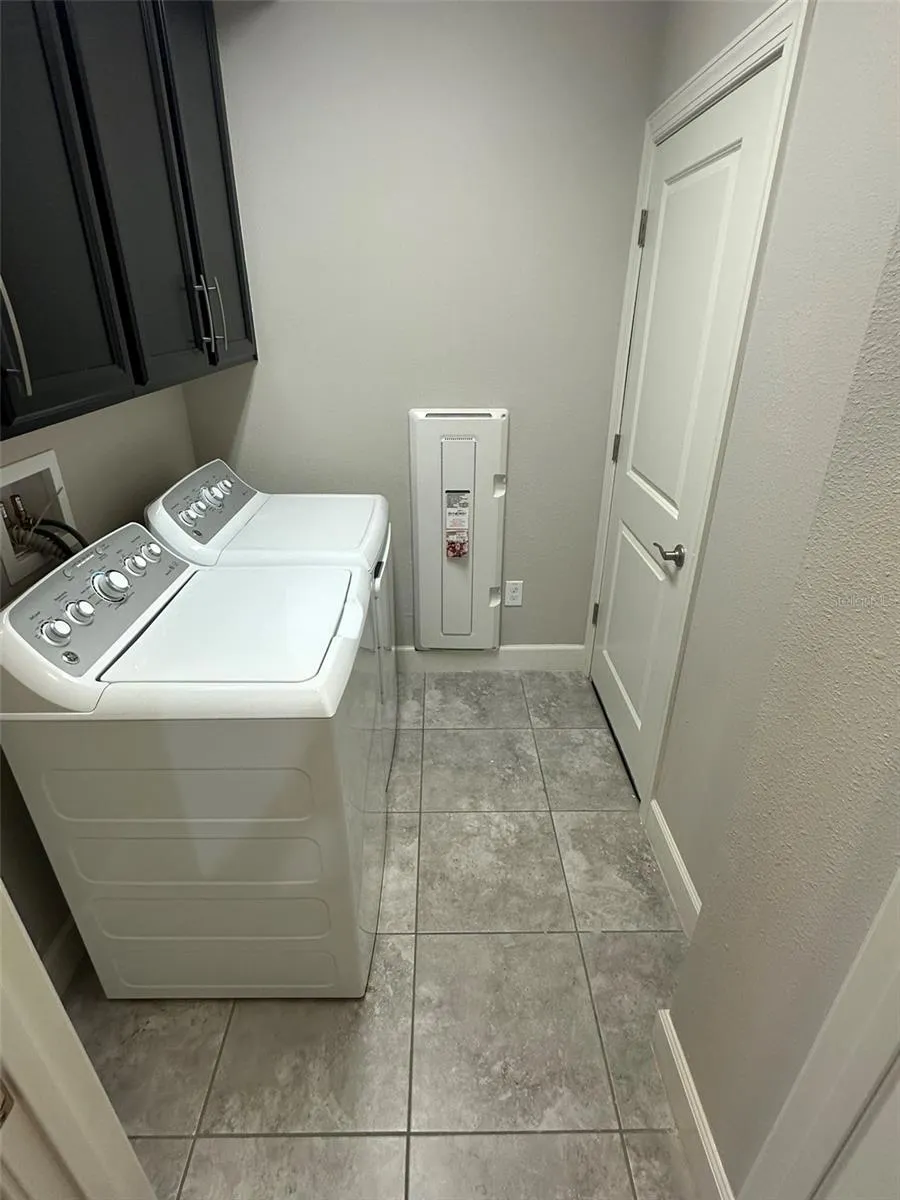 3rd level laundry room